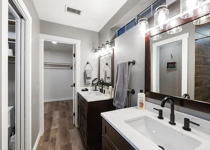 Lynx Lux 6-br Housesleeps 22hot Tubgame Rm Holiday home Prescott