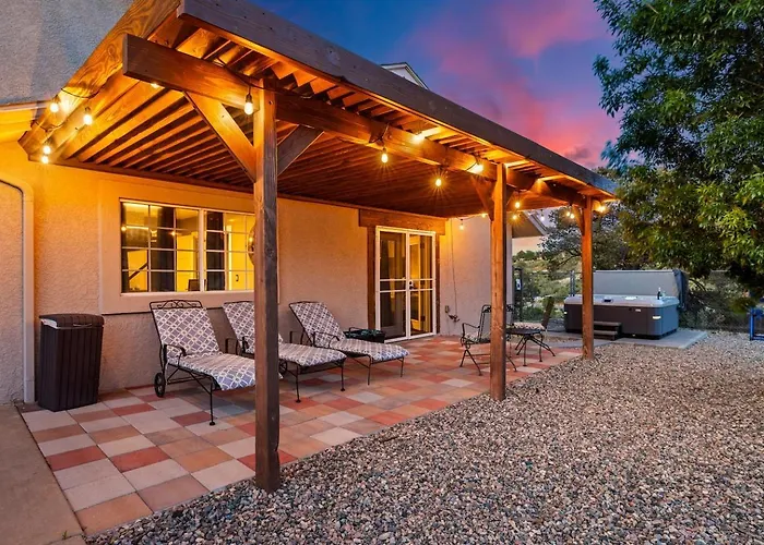 Holiday home Lynx Lux 6-br Housesleeps 22hot Tubgame Rm